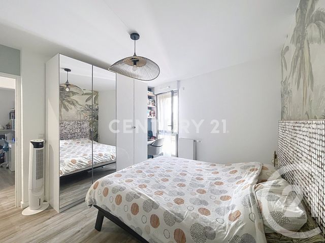 Appartement F4 à vendre - 4 pièces - 82.02 m2 - NOISY LE GRAND - 93 - ILE-DE-FRANCE - Century 21 E.F.I.