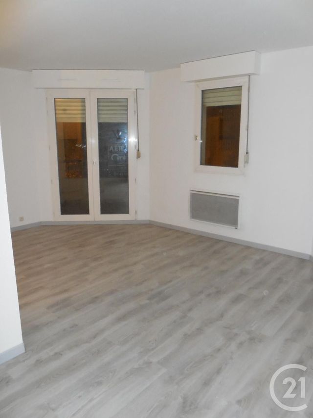 Appartement Studio à louer - 1 pièce - 30.29 m2 - NOISY LE GRAND - 93 - ILE-DE-FRANCE - Century 21 E.F.I.