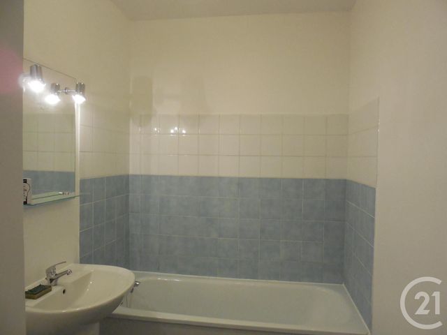 Appartement Studio à louer - 1 pièce - 30.29 m2 - NOISY LE GRAND - 93 - ILE-DE-FRANCE - Century 21 E.F.I.