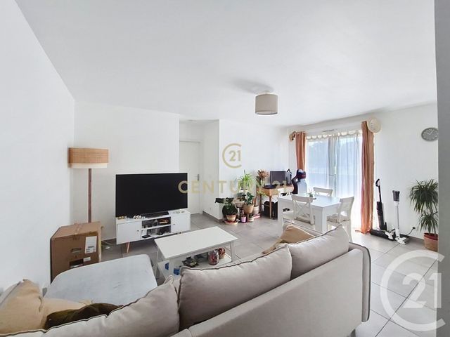 Appartement F2 à louer - 2 pièces - 47.76 m2 - NOISY LE GRAND - 93 - ILE-DE-FRANCE - Century 21 E.F.I.