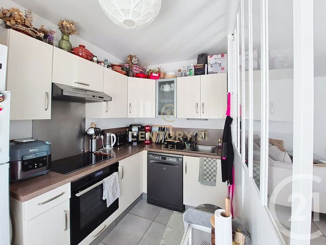 Appartement F2 à louer - 2 pièces - 47.76 m2 - NOISY LE GRAND - 93 - ILE-DE-FRANCE - Century 21 E.F.I.