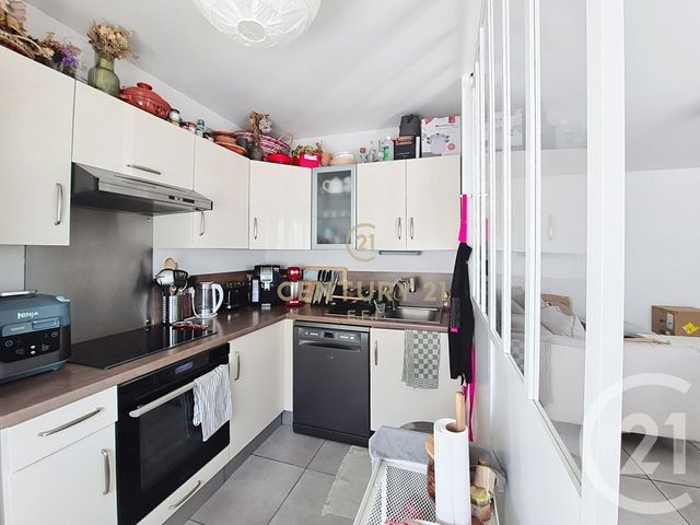 Appartement F2 à louer - 2 pièces - 47.76 m2 - NOISY LE GRAND - 93 - ILE-DE-FRANCE - Century 21 E.F.I.
