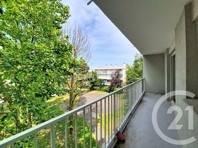 Appartement F1 à louer - 1 pièce - 27.2 m2 - NOISY LE GRAND - 93 - ILE-DE-FRANCE - Century 21 E.F.I.