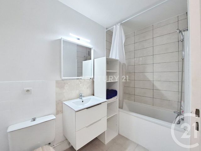 Appartement F1 à louer - 1 pièce - 27.2 m2 - NOISY LE GRAND - 93 - ILE-DE-FRANCE - Century 21 E.F.I.