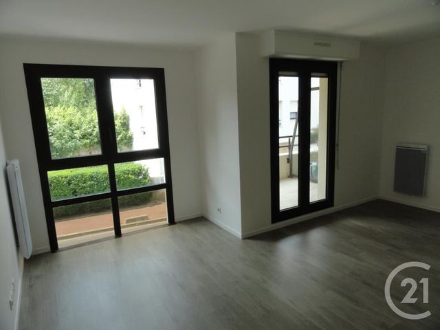 Appartement F2 à louer - 2 pièces - 51.11 m2 - NOISY LE GRAND - 93 - ILE-DE-FRANCE - Century 21 E.F.I.