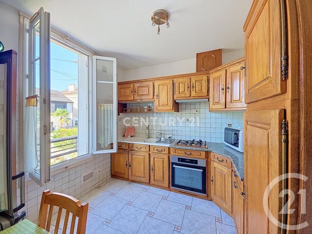 maison à vendre - 6 pièces - 135.0 m2 - NOISY LE GRAND - 93 - ILE-DE-FRANCE - Century 21 E.F.I.
