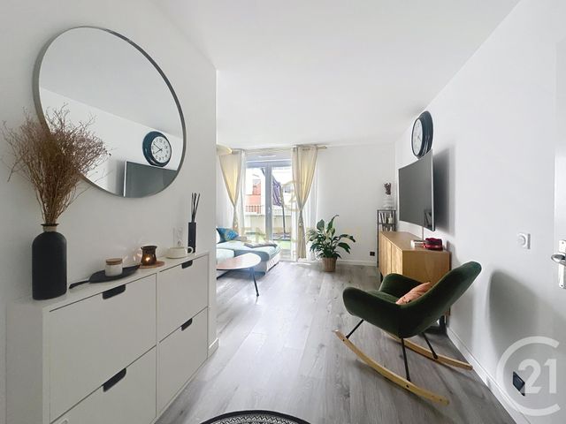 Appartement F4 à vendre - 4 pièces - 76.74 m2 - NEUILLY SUR MARNE - 93 - ILE-DE-FRANCE - Century 21 E.F.I.