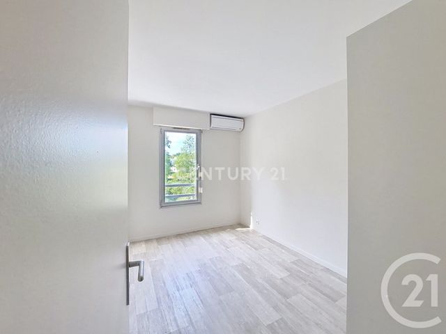 Appartement F3 à louer - 3 pièces - 66.0 m2 - TORCY - 77 - ILE-DE-FRANCE - Century 21 E.F.I.