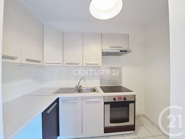 Appartement F2 à louer - 2 pièces - 42.03 m2 - CHAMPS SUR MARNE - 77 - ILE-DE-FRANCE - Century 21 E.F.I.