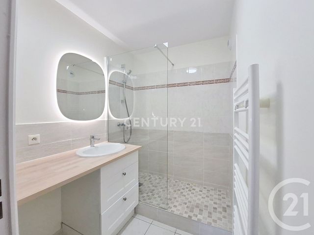 Appartement F2 à louer - 2 pièces - 42.03 m2 - CHAMPS SUR MARNE - 77 - ILE-DE-FRANCE - Century 21 E.F.I.