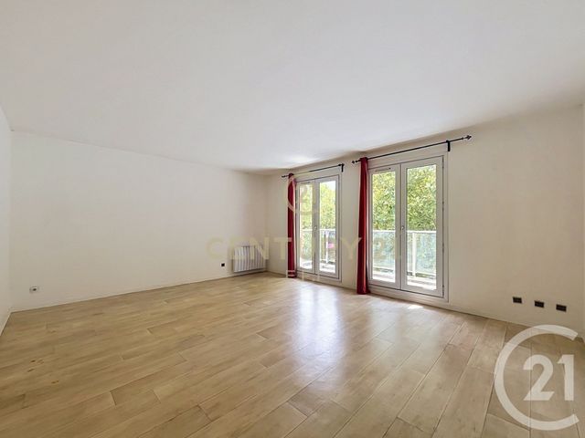 Appartement F3 à vendre - 3 pièces - 67.34 m2 - NOISY LE GRAND - 93 - ILE-DE-FRANCE - Century 21 E.F.I.