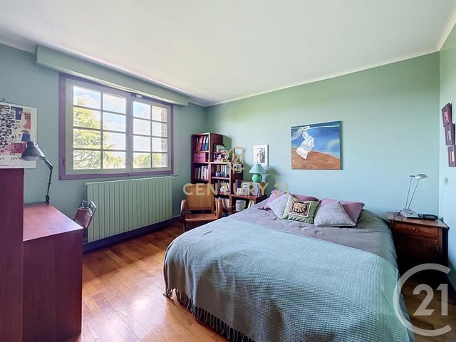maison à vendre - 8 pièces - 241.42 m2 - NOISY LE GRAND - 93 - ILE-DE-FRANCE - Century 21 E.F.I.