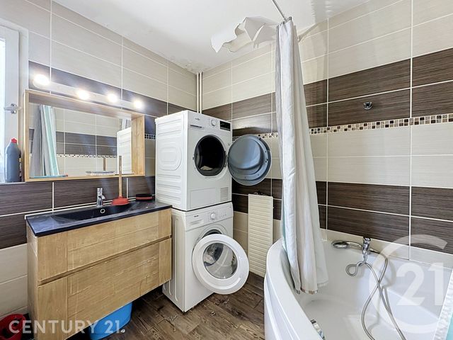 Appartement F5 à vendre - 5 pièces - 90.65 m2 - CHAMPS SUR MARNE - 77 - ILE-DE-FRANCE - Century 21 E.F.I.