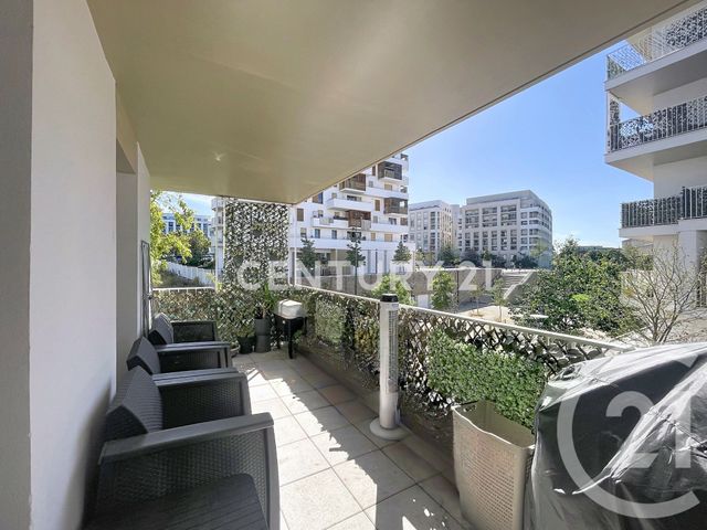 Appartement T3 à vendre - 3 pièces - 60.91 m2 - NOISY LE GRAND - 93 - ILE-DE-FRANCE - Century 21 E.F.I.