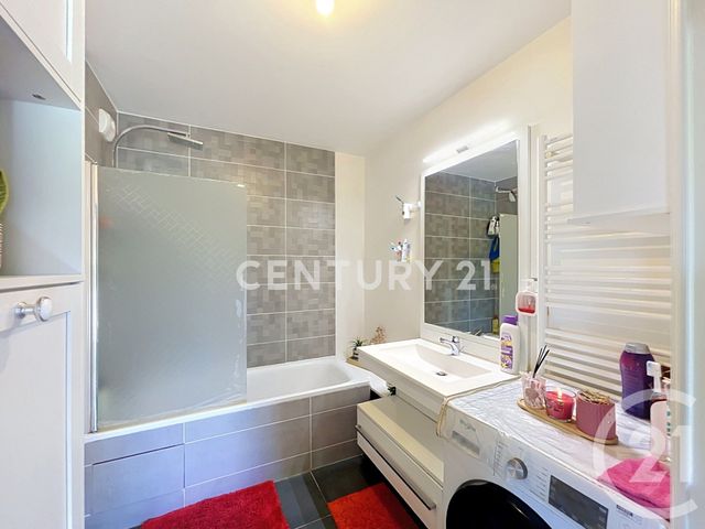 Appartement T3 à vendre - 3 pièces - 60.91 m2 - NOISY LE GRAND - 93 - ILE-DE-FRANCE - Century 21 E.F.I.