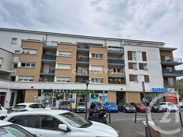 Appartement F2 à louer - 2 pièces - 43.89 m2 - NOISY LE GRAND - 93 - ILE-DE-FRANCE - Century 21 E.F.I.