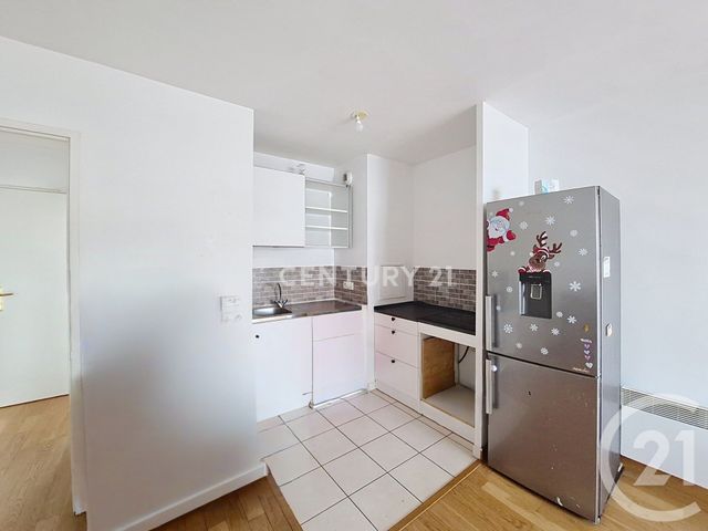 Appartement F2 à louer - 2 pièces - 43.89 m2 - NOISY LE GRAND - 93 - ILE-DE-FRANCE - Century 21 E.F.I.