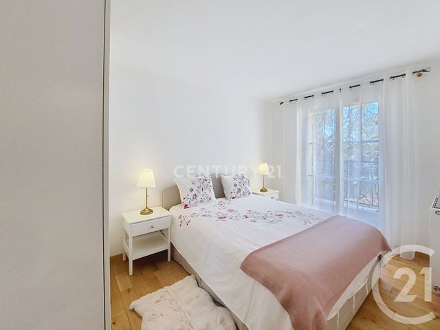 Appartement F3 à louer - 3 pièces - 45.69 m2 - NOISY LE GRAND - 93 - ILE-DE-FRANCE - Century 21 E.F.I.