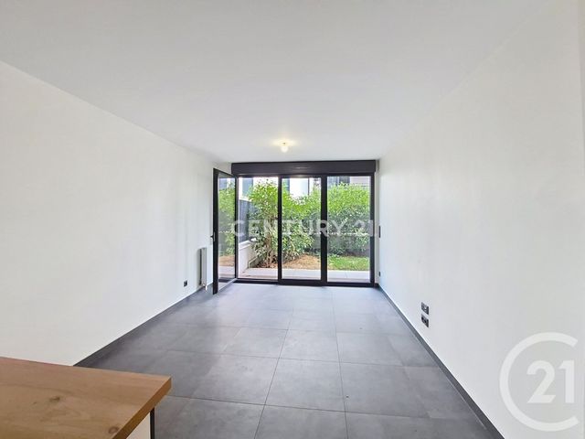 Appartement F2 à louer - 2 pièces - 43.46 m2 - NOISY LE GRAND - 93 - ILE-DE-FRANCE - Century 21 E.F.I.