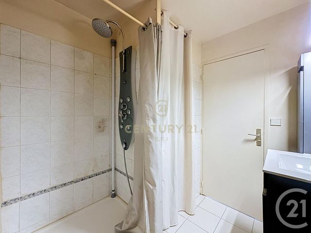 Appartement F2 à vendre - 2 pièces - 56.52 m2 - NOISY LE GRAND - 93 - ILE-DE-FRANCE - Century 21 E.F.I.