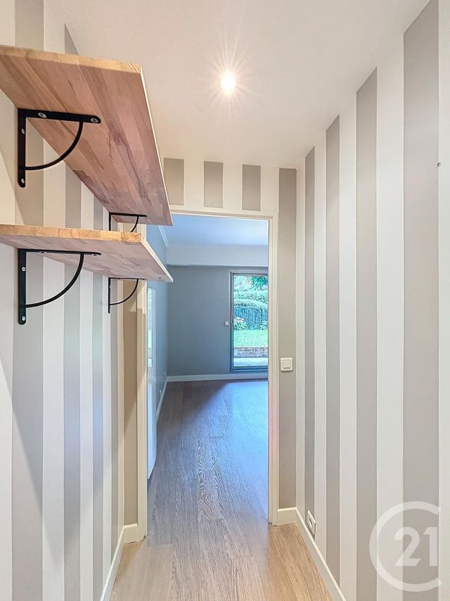Appartement F1 à louer - 1 pièce - 29.23 m2 - NOISY LE GRAND - 93 - ILE-DE-FRANCE - Century 21 E.F.I.