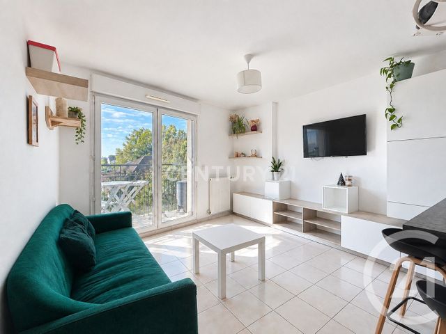 Appartement F2 à louer - 2 pièces - 40.06 m2 - NOISY LE GRAND - 93 - ILE-DE-FRANCE - Century 21 E.F.I.