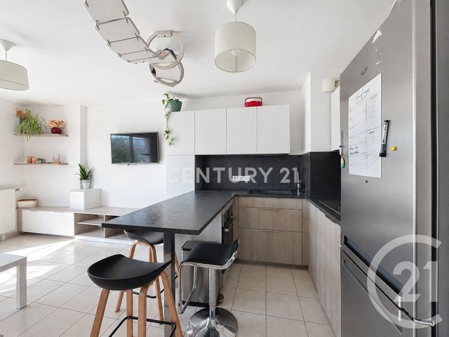 Appartement F2 à louer - 2 pièces - 40.06 m2 - NOISY LE GRAND - 93 - ILE-DE-FRANCE - Century 21 E.F.I.