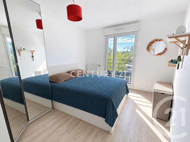 Appartement F2 à louer - 2 pièces - 40.06 m2 - NOISY LE GRAND - 93 - ILE-DE-FRANCE - Century 21 E.F.I.
