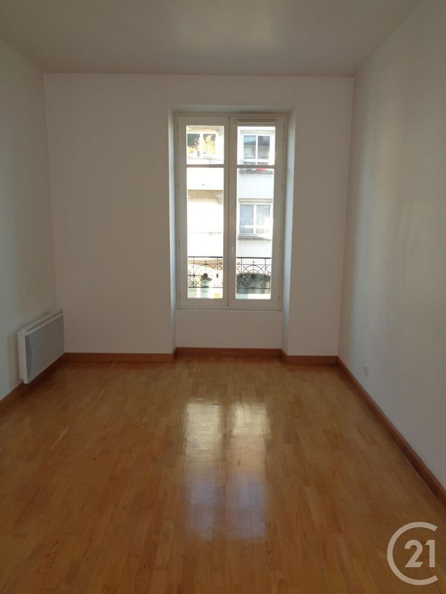 Appartement F2 à louer - 2 pièces - 41.41 m2 - NOISY LE GRAND - 93 - ILE-DE-FRANCE - Century 21 E.F.I.