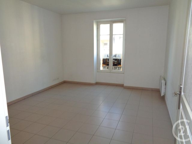 Appartement F2 à louer - 2 pièces - 41.41 m2 - NOISY LE GRAND - 93 - ILE-DE-FRANCE - Century 21 E.F.I.
