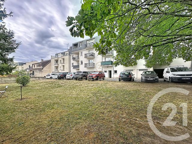 Appartement F2 à louer - 2 pièces - 40.0 m2 - NOISY LE GRAND - 93 - ILE-DE-FRANCE - Century 21 E.F.I.
