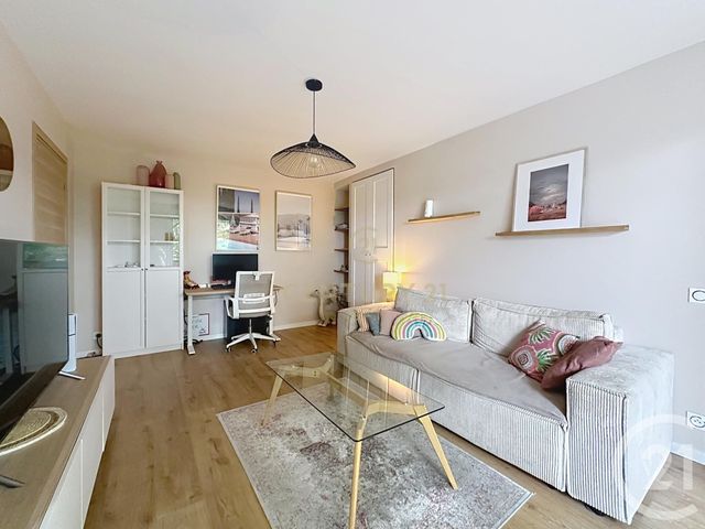 Appartement F2 à louer - 2 pièces - 40.0 m2 - NOISY LE GRAND - 93 - ILE-DE-FRANCE - Century 21 E.F.I.