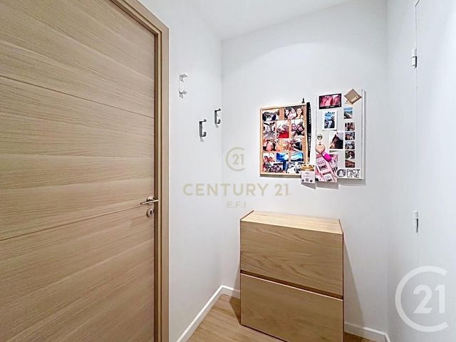 Appartement F2 à louer - 2 pièces - 40.0 m2 - NOISY LE GRAND - 93 - ILE-DE-FRANCE - Century 21 E.F.I.