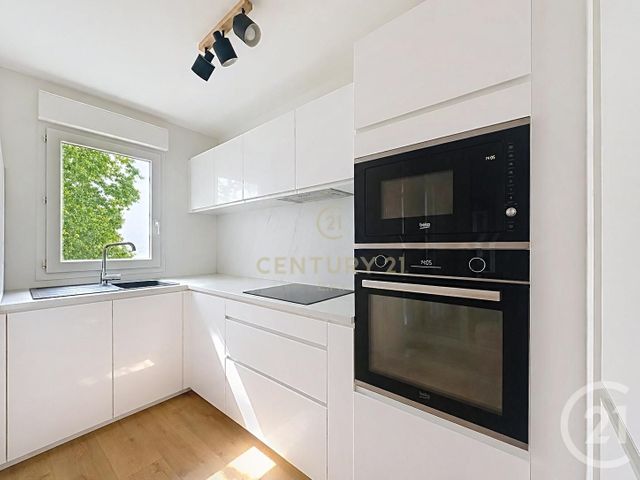 Appartement F2 à louer - 2 pièces - 40.0 m2 - NOISY LE GRAND - 93 - ILE-DE-FRANCE - Century 21 E.F.I.