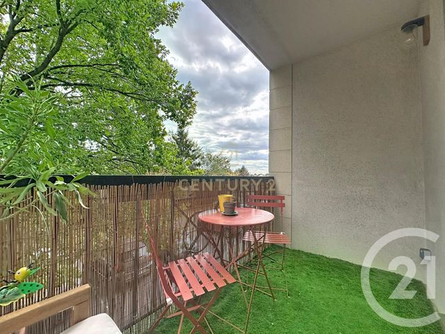 Appartement F2 à louer - 2 pièces - 40.0 m2 - NOISY LE GRAND - 93 - ILE-DE-FRANCE - Century 21 E.F.I.