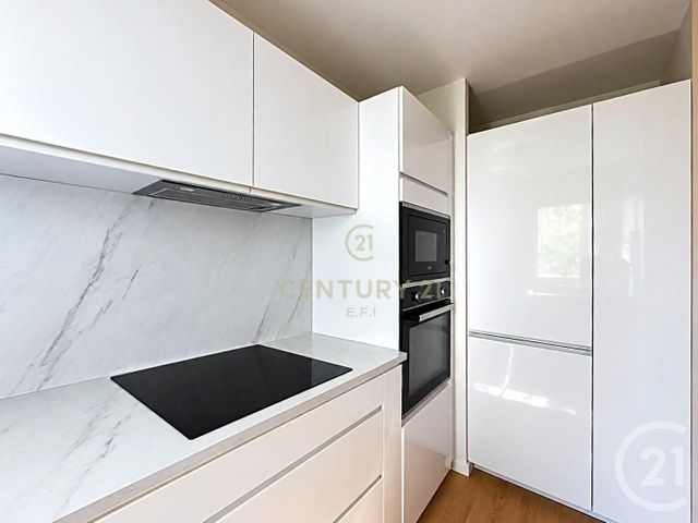 Appartement F2 à louer - 2 pièces - 40.0 m2 - NOISY LE GRAND - 93 - ILE-DE-FRANCE - Century 21 E.F.I.