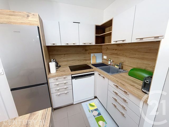 Appartement F2 à louer - 2 pièces - 53.0 m2 - NOISY LE GRAND - 93 - ILE-DE-FRANCE - Century 21 E.F.I.