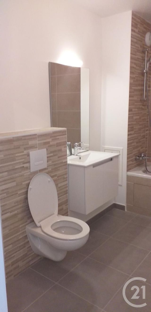 Appartement F2 à louer - 2 pièces - 45.32 m2 - NOISY LE GRAND - 93 - ILE-DE-FRANCE - Century 21 E.F.I.