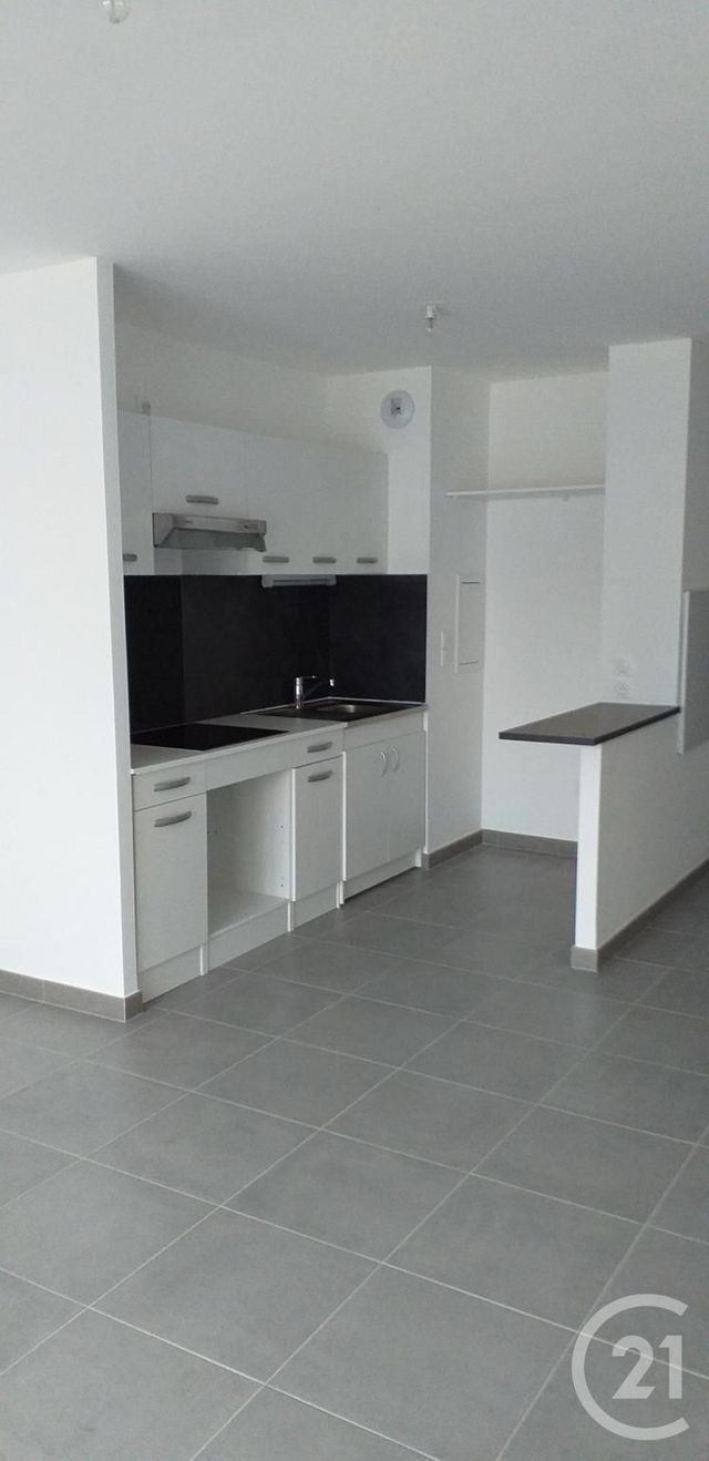 Appartement F2 à louer - 2 pièces - 45.32 m2 - NOISY LE GRAND - 93 - ILE-DE-FRANCE - Century 21 E.F.I.