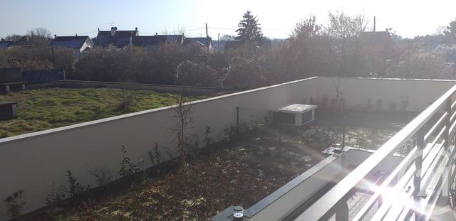 Appartement F2 à louer - 2 pièces - 45.32 m2 - NOISY LE GRAND - 93 - ILE-DE-FRANCE - Century 21 E.F.I.