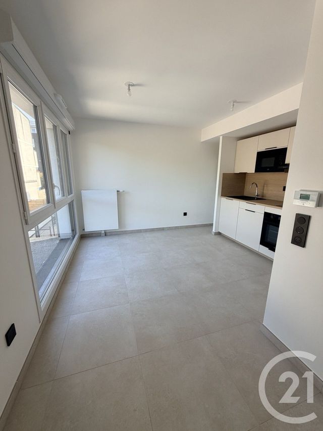 Appartement Studio à louer - 1 pièce - 18.83 m2 - NOISY LE GRAND - 93 - ILE-DE-FRANCE - Century 21 E.F.I.