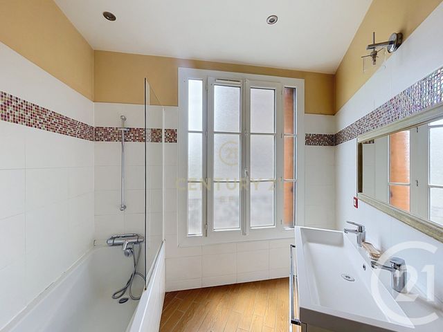 Appartement Duplex à vendre - 5 pièces - 124.15 m2 - NOISY LE GRAND - 93 - ILE-DE-FRANCE - Century 21 E.F.I.
