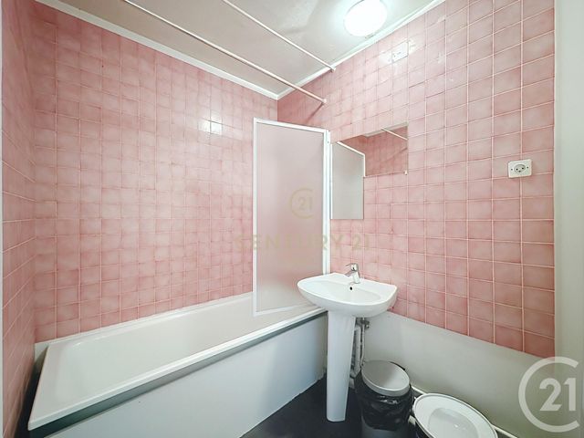 Appartement F4 à vendre - 4 pièces - 79.92 m2 - NOISY LE GRAND - 93 - ILE-DE-FRANCE - Century 21 E.F.I.