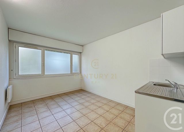 Appartement F4 à vendre - 4 pièces - 79.92 m2 - NOISY LE GRAND - 93 - ILE-DE-FRANCE - Century 21 E.F.I.