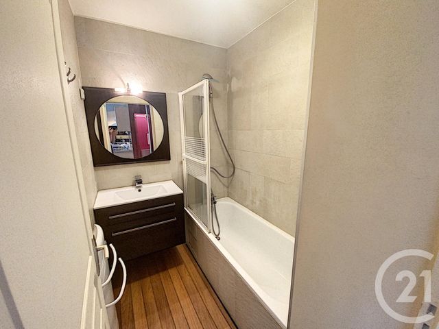 Appartement F2 à louer - 2 pièces - 40.08 m2 - NOISY LE GRAND - 93 - ILE-DE-FRANCE - Century 21 E.F.I.