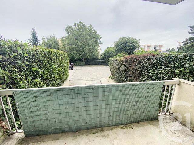 Appartement F2 à louer - 2 pièces - 40.08 m2 - NOISY LE GRAND - 93 - ILE-DE-FRANCE - Century 21 E.F.I.