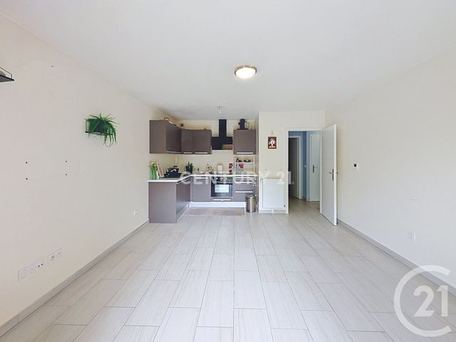 Appartement F3 à vendre - 3 pièces - 57.32 m2 - NOISY LE GRAND - 93 - ILE-DE-FRANCE - Century 21 E.F.I.