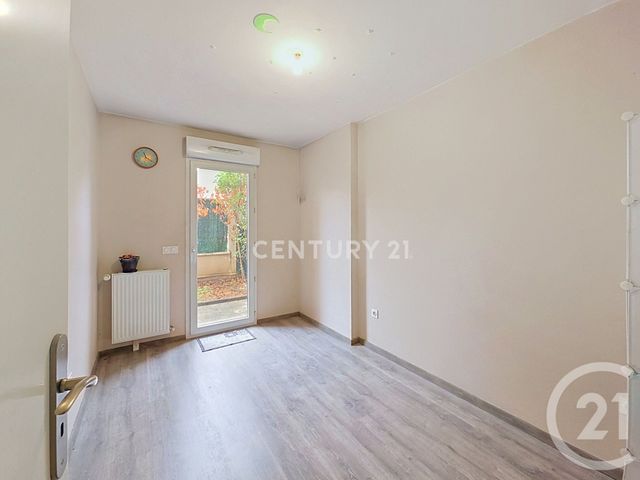 Appartement F3 à vendre - 3 pièces - 57.32 m2 - NOISY LE GRAND - 93 - ILE-DE-FRANCE - Century 21 E.F.I.