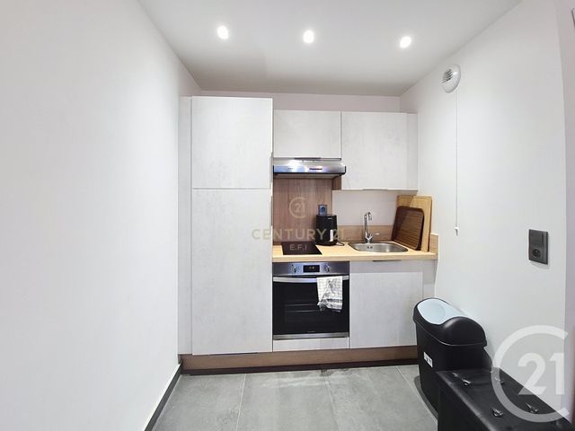 Appartement F2 à louer - 2 pièces - 40.8 m2 - NOISY LE GRAND - 93 - ILE-DE-FRANCE - Century 21 E.F.I.