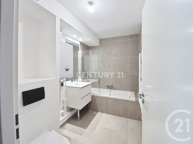 Appartement F2 à louer - 2 pièces - 36.01 m2 - NOISY LE GRAND - 93 - ILE-DE-FRANCE - Century 21 E.F.I.